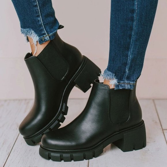 NEW🔥 Black Chelsea Ankle Boot Booties Block Heel Lug Platform Slip-On Round Toe - Picture 1 of 3